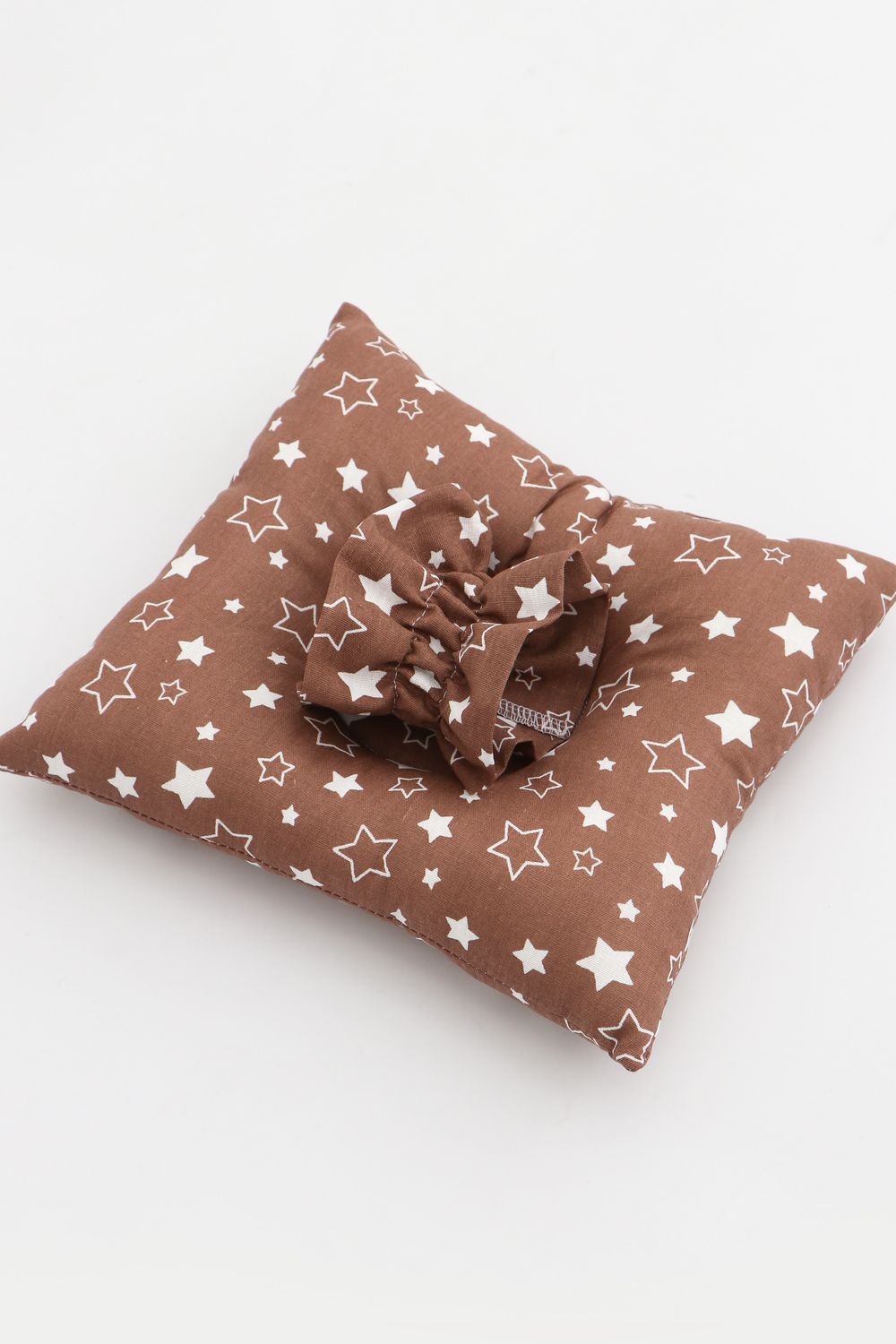 Подушка для кормления ребенка на манжете ПКР/звездочка-коричневая - коричневый