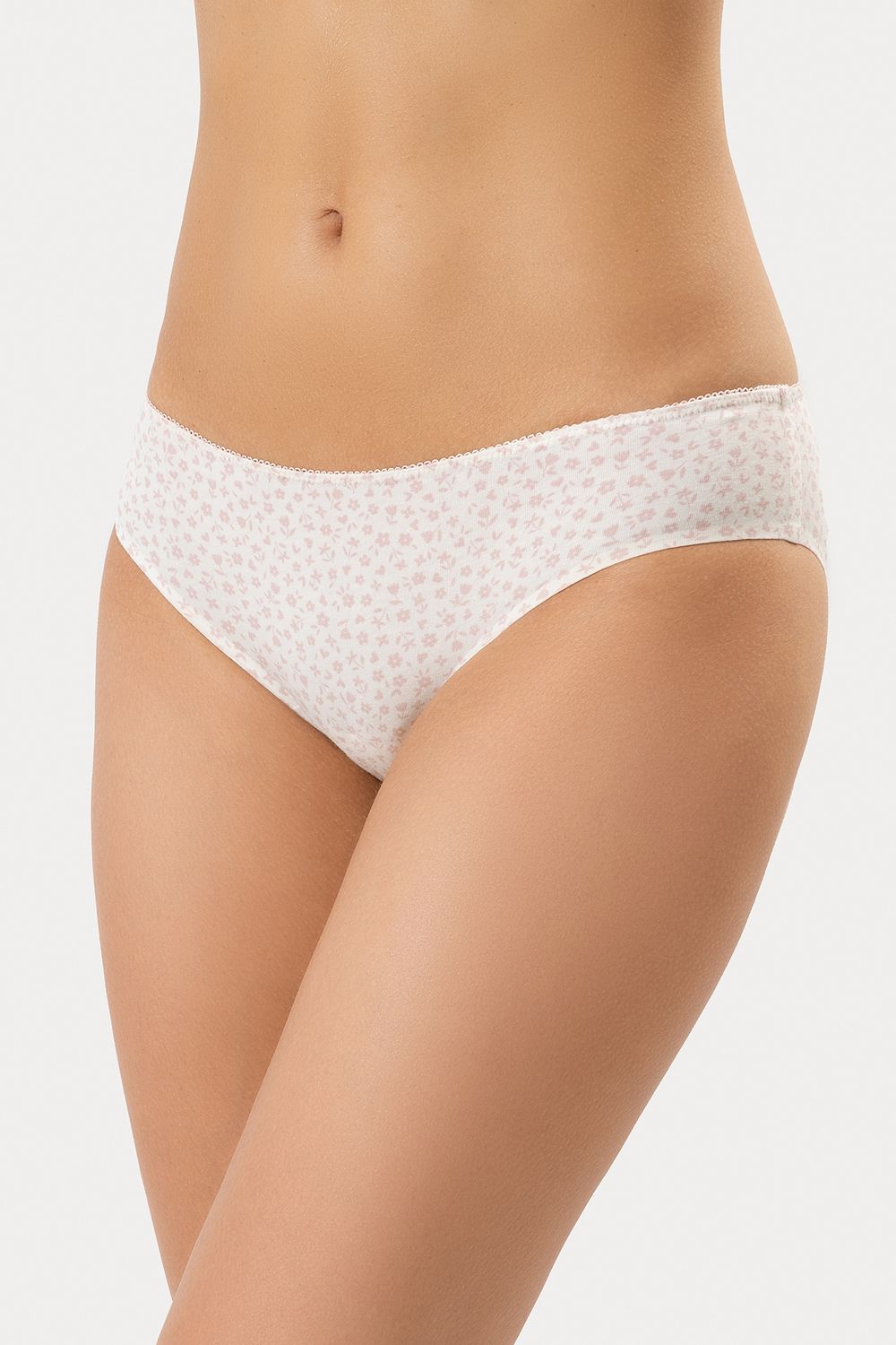 Трусы женские 412404 - цветочки на шампани