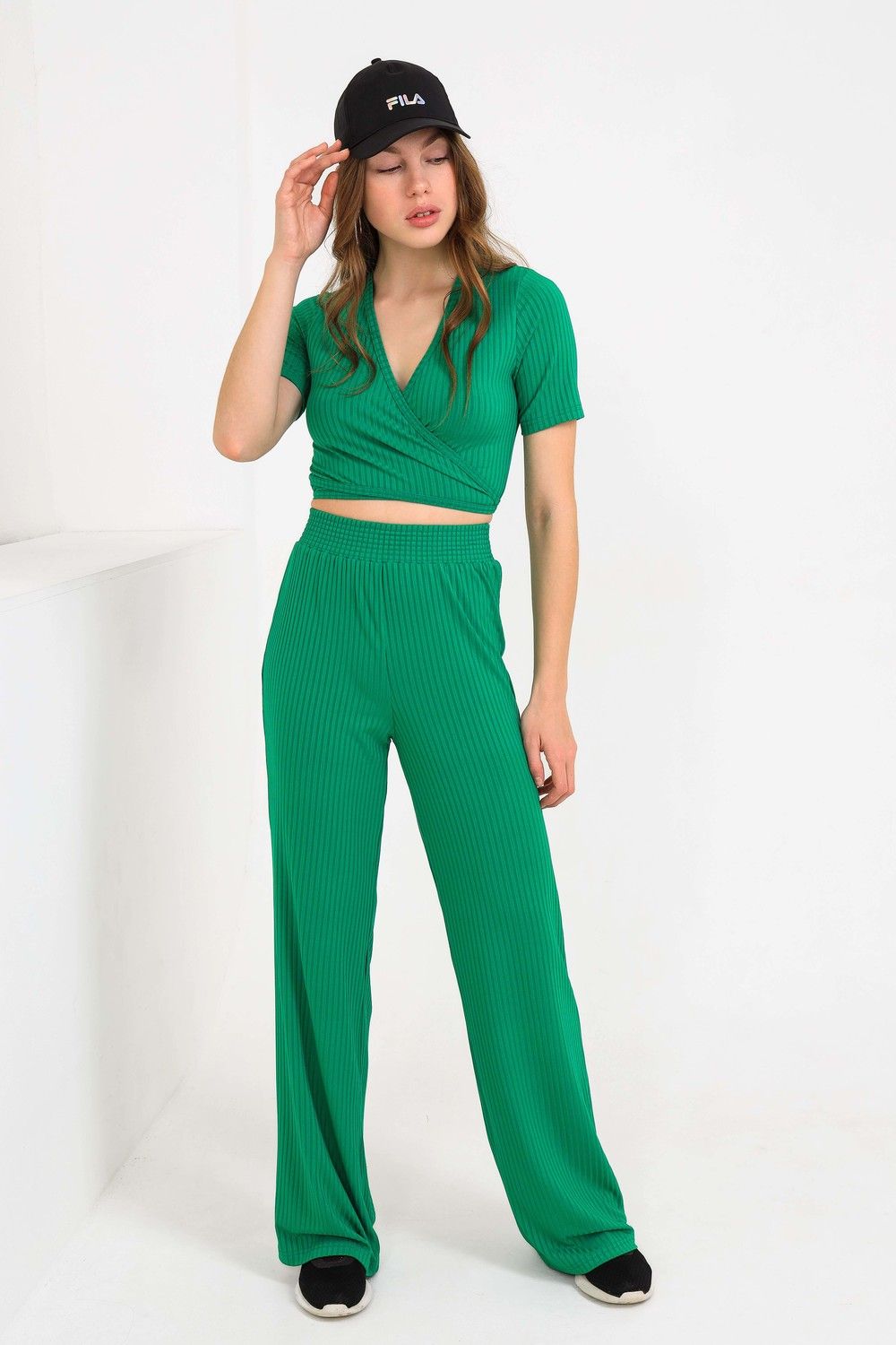 Костюм лапша палаццо + топ на завязках  короткий рукав 1254 - зеленый