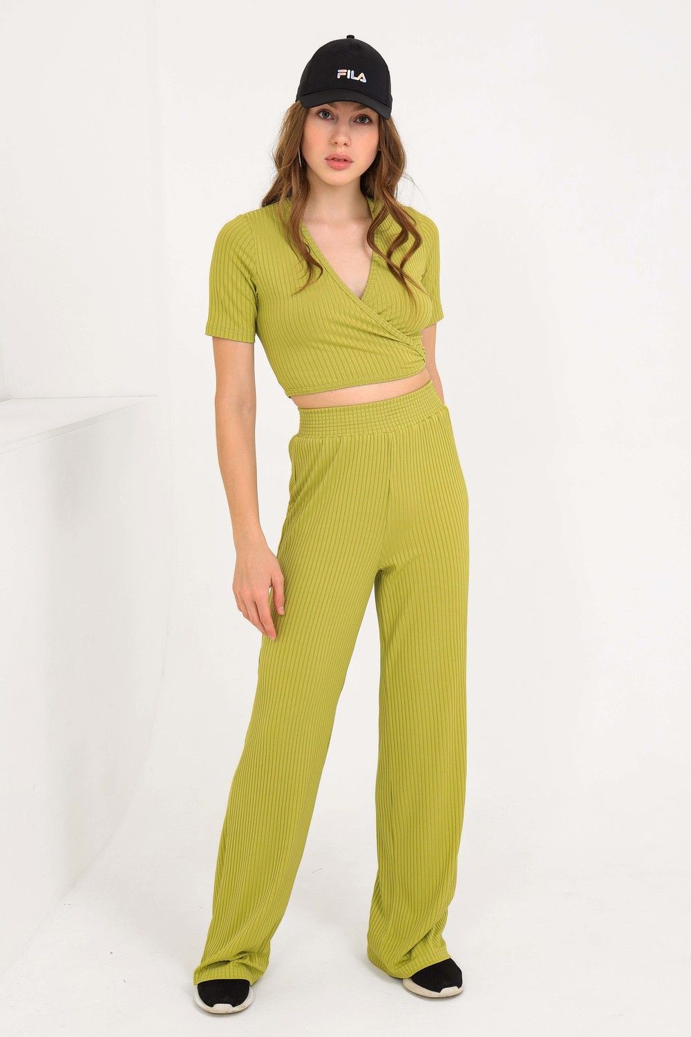 Костюм лапша палаццо + топ на завязках  короткий рукав 1254 - салатовый