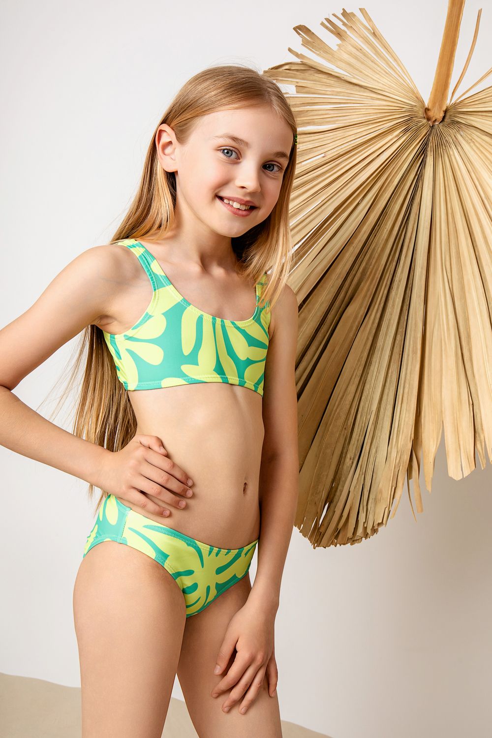 Купальный костюм для девочек 707776 - листья на бирюзе