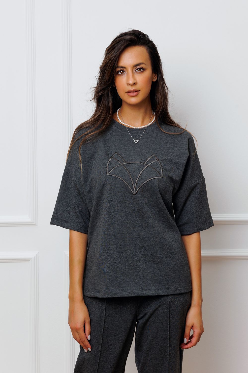 Футболка 342 женская с вышивкой - темно-серый