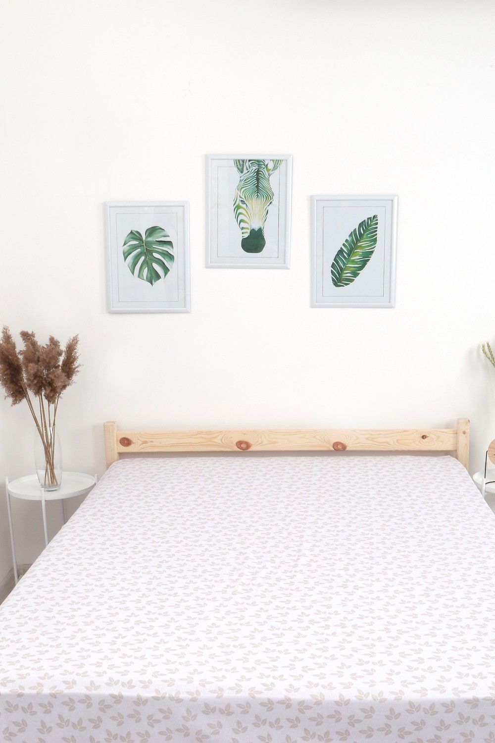 Простыня на резинке поплин Первые листочки - белый