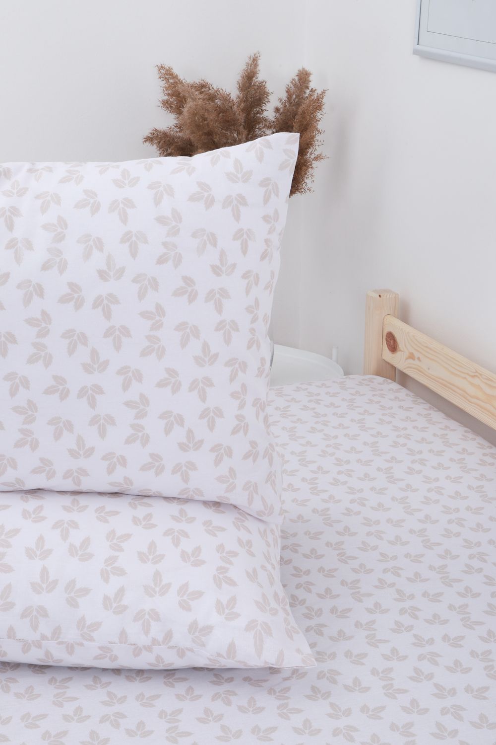 Наволочка поплин Первые листочки - белый