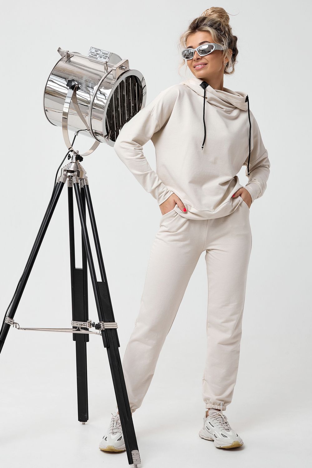 Костюм 22630 - молочный