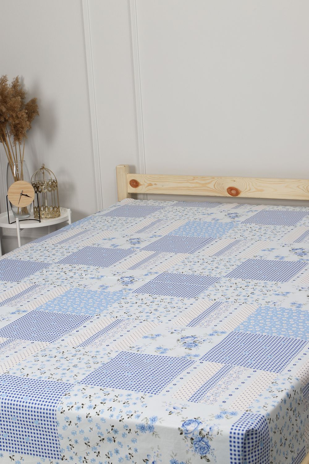 Простыня на резинке бязь 142г/м2 Пэчворк-1 - голубой