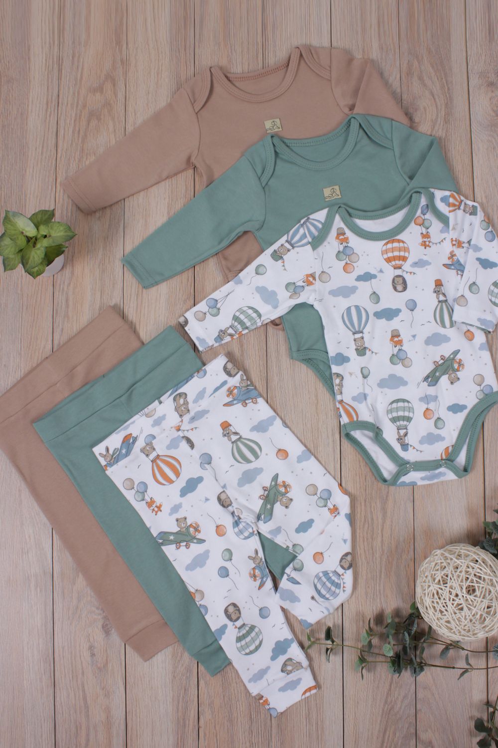 Комплект одежды для новорожденных, костюм боди и штаны 3 шт арт. НБ-3БЧШ - воздушные путешествия