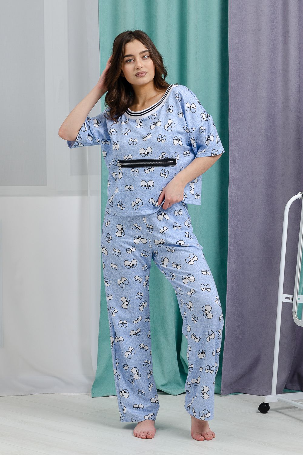 Костюм женский 8435 - глаза на голубом