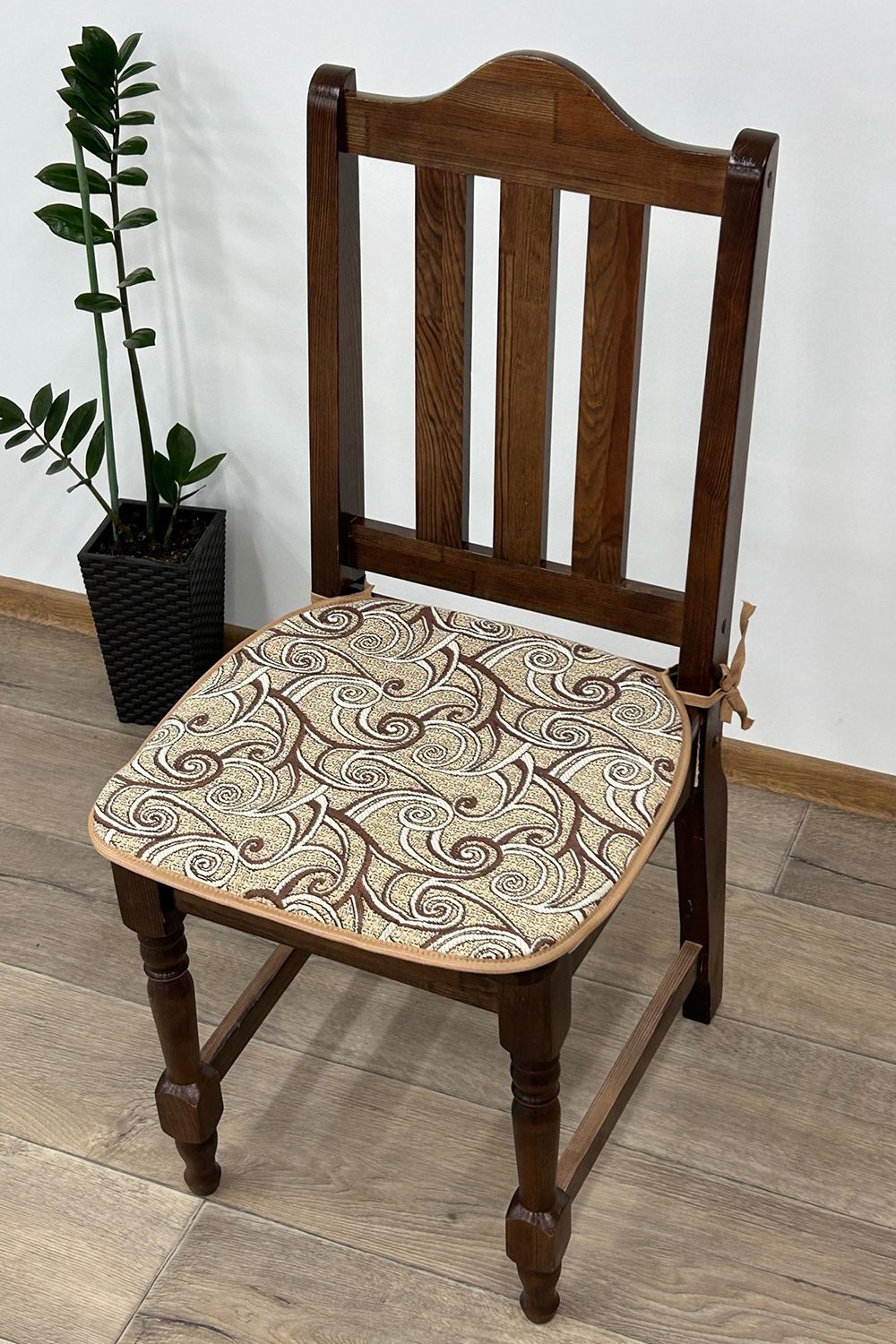 Сидушка на стул квадратная 43х43 - бежевый/витушка