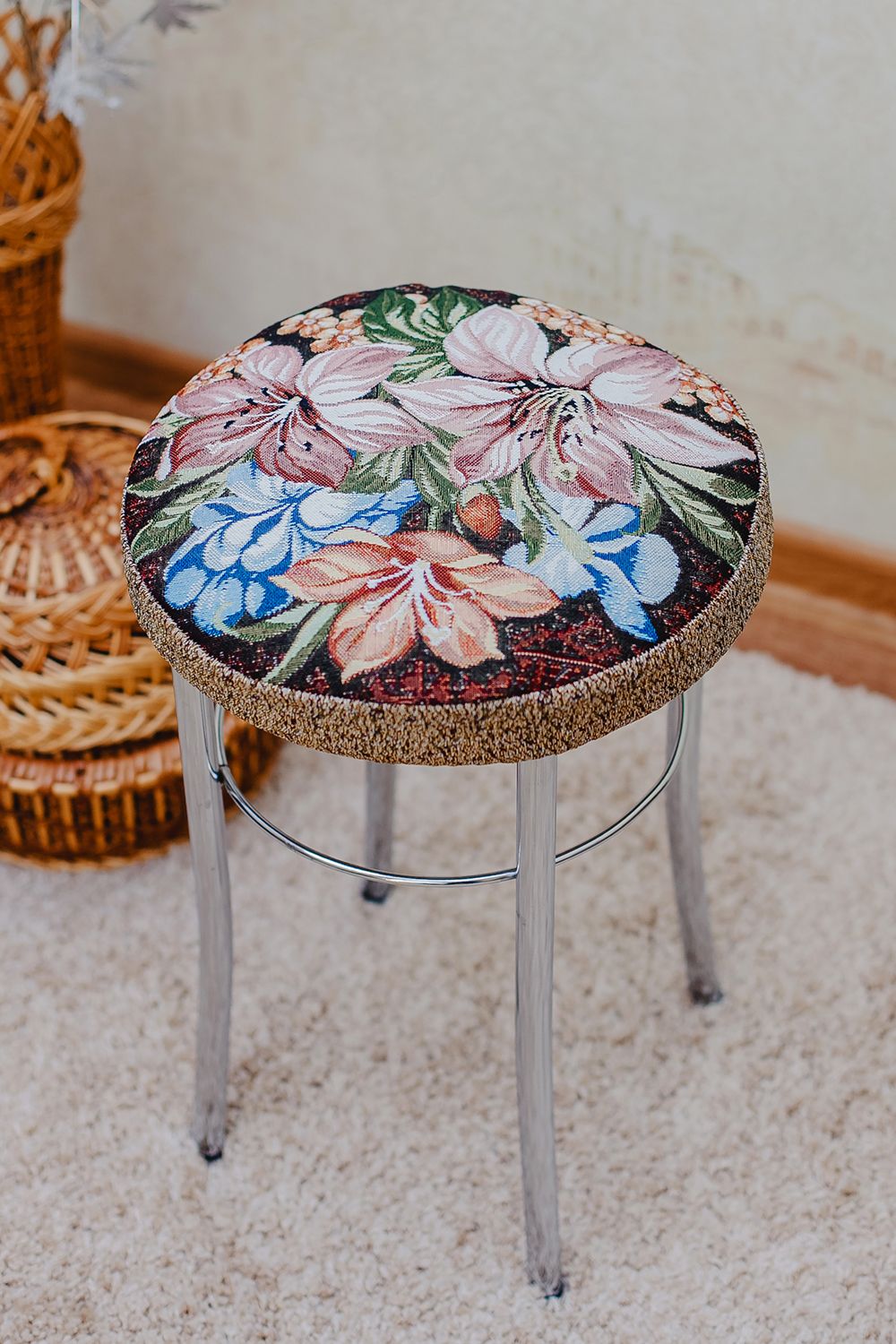Сидушка на табурет круглая 32 - коричневый/лилии