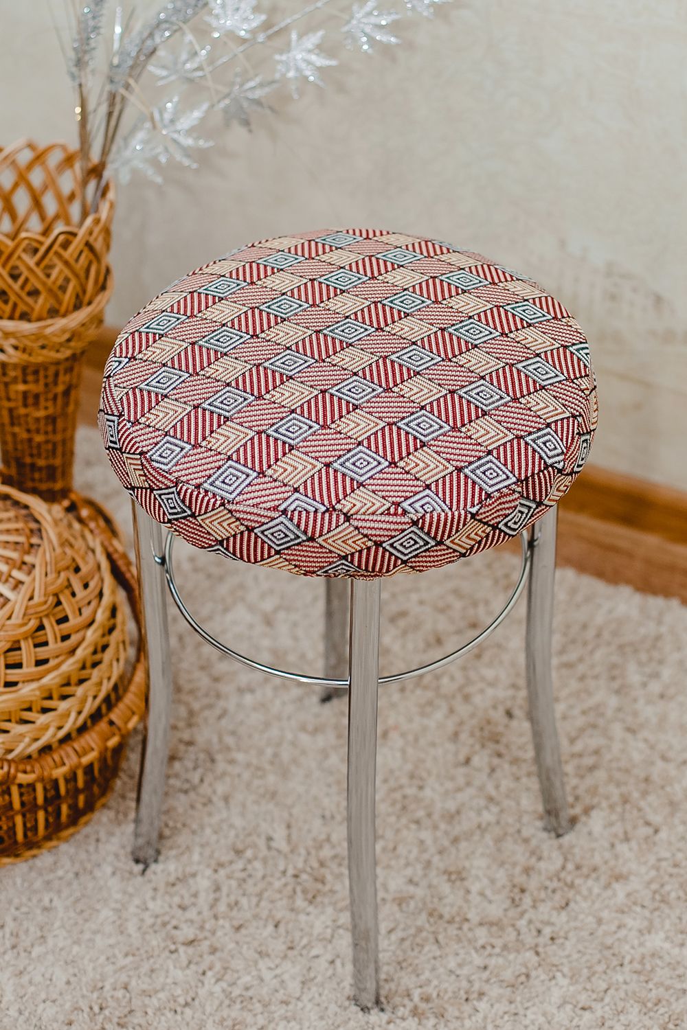 Сидушка на табурет круглая 32 - Красный ромбик