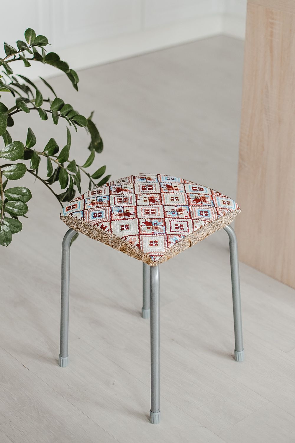 Сидушка на табурет квадратная 32х32 - Светло бежевый ромб