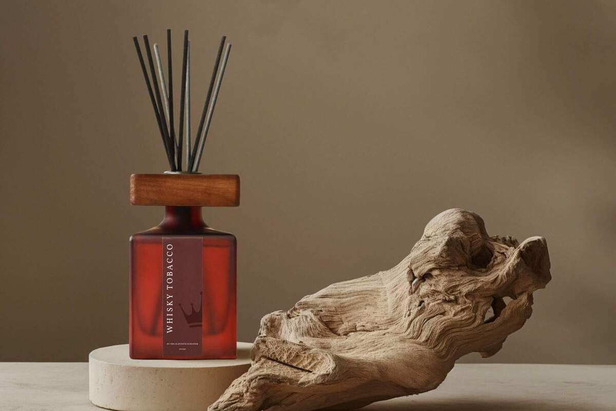 Ароматический диффузор Whisky Tobacco 200мл (древесно-пряный) - бордовый