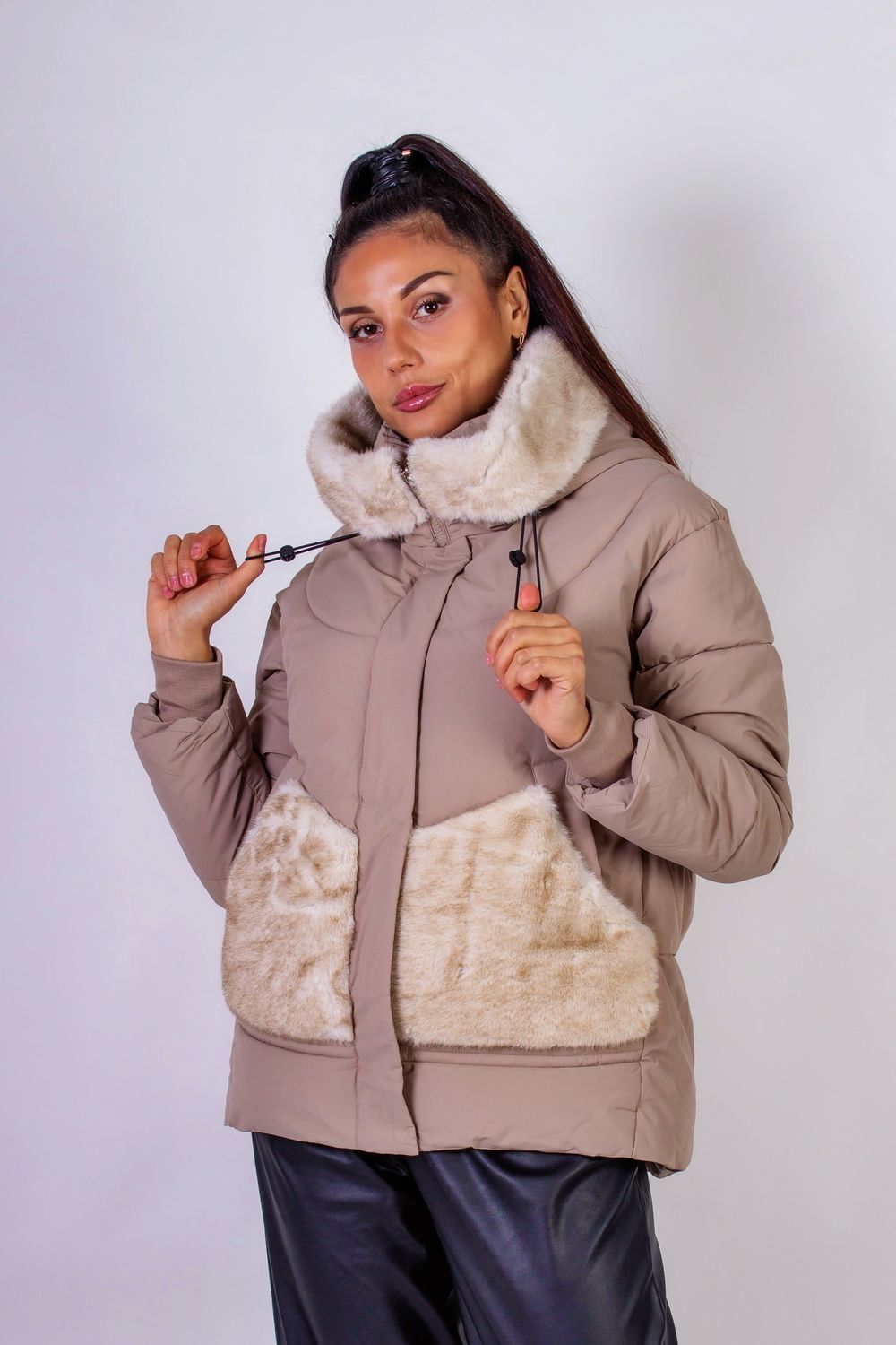 Зимняя куртка с капюшоном Меховая отделка арт.631 - коричневый