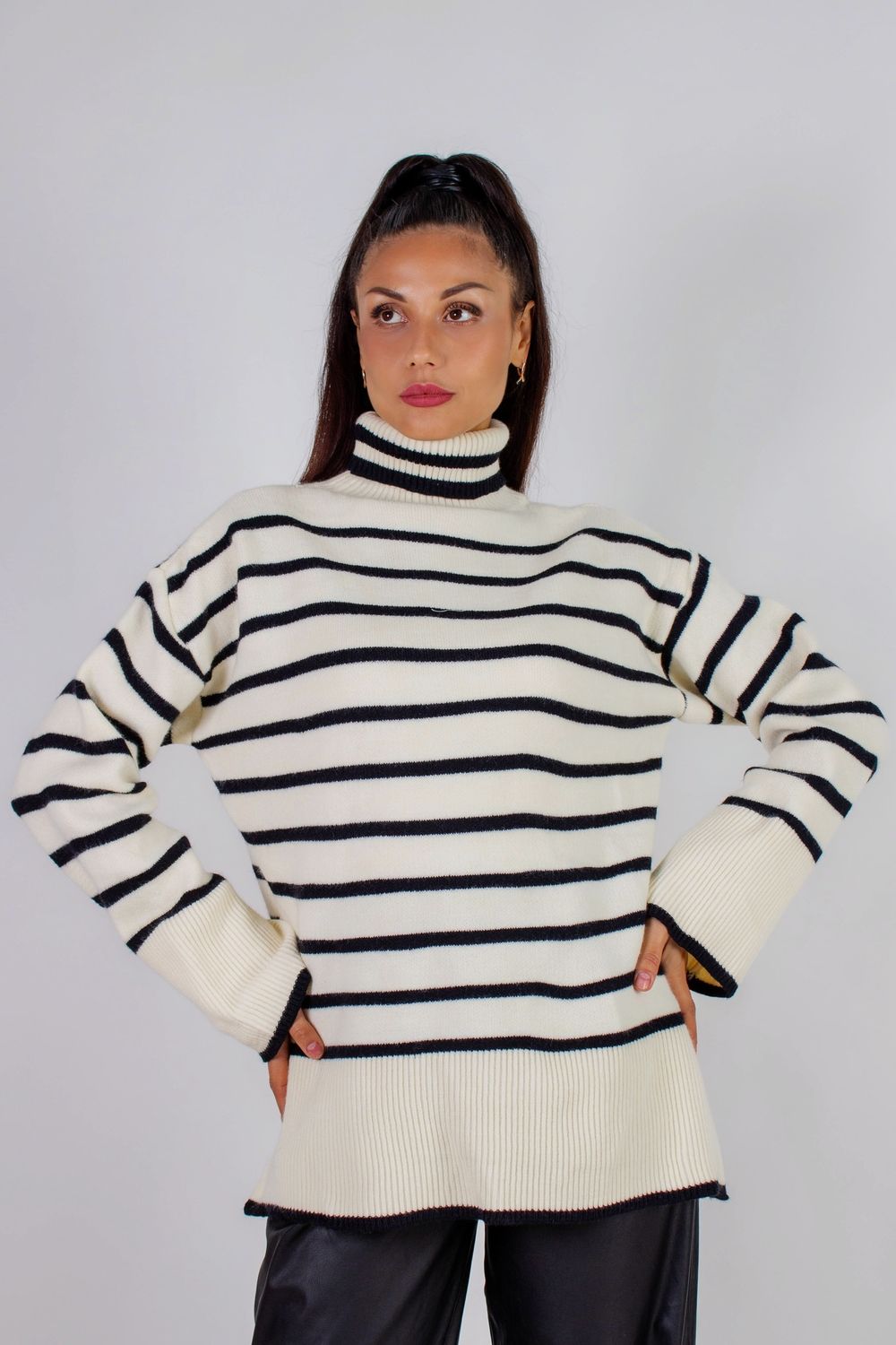 Теплая туника в полоску высокий ворот арт. 2918 - молочный+черная полоса