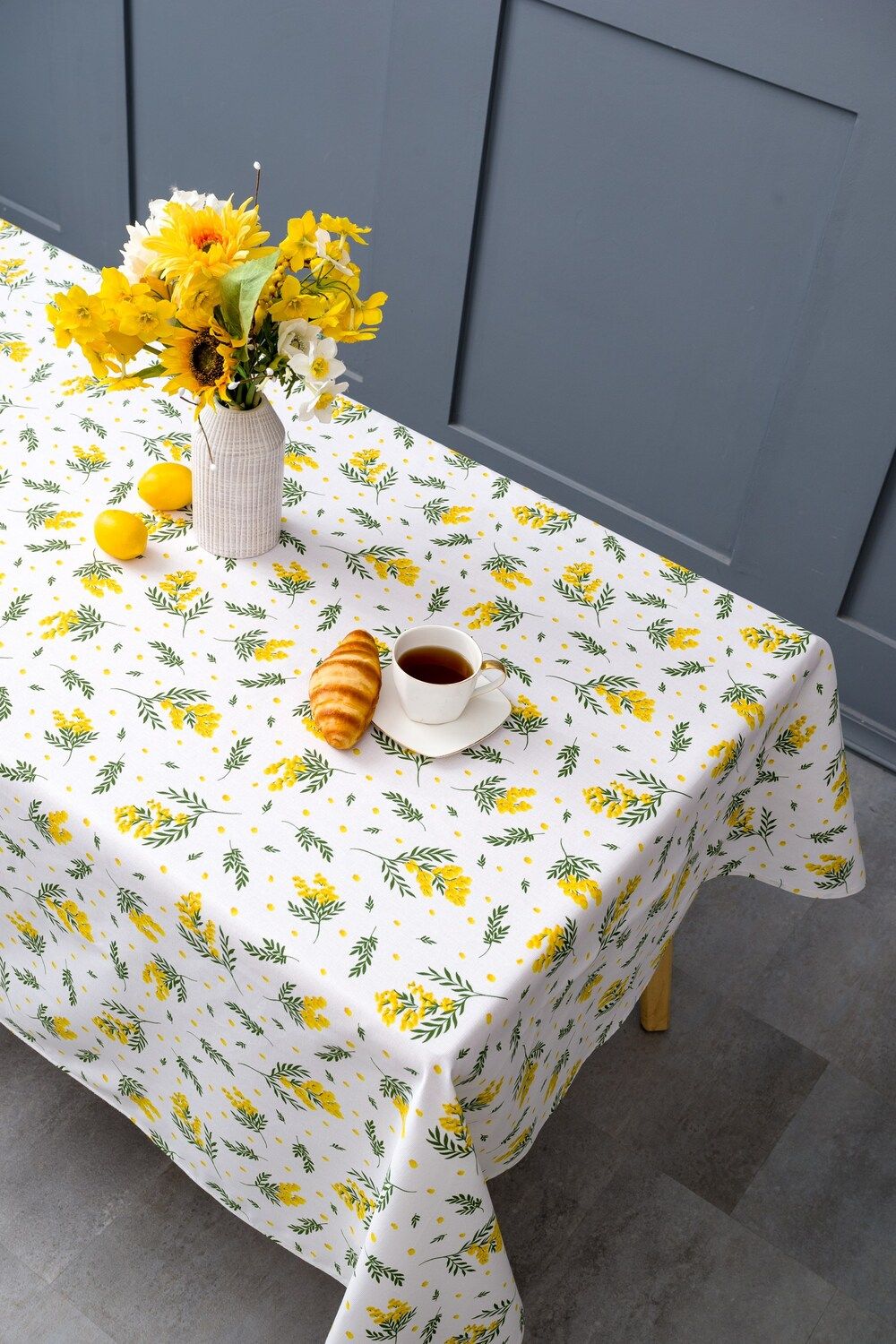 Мимоза скатерть на стол - белый