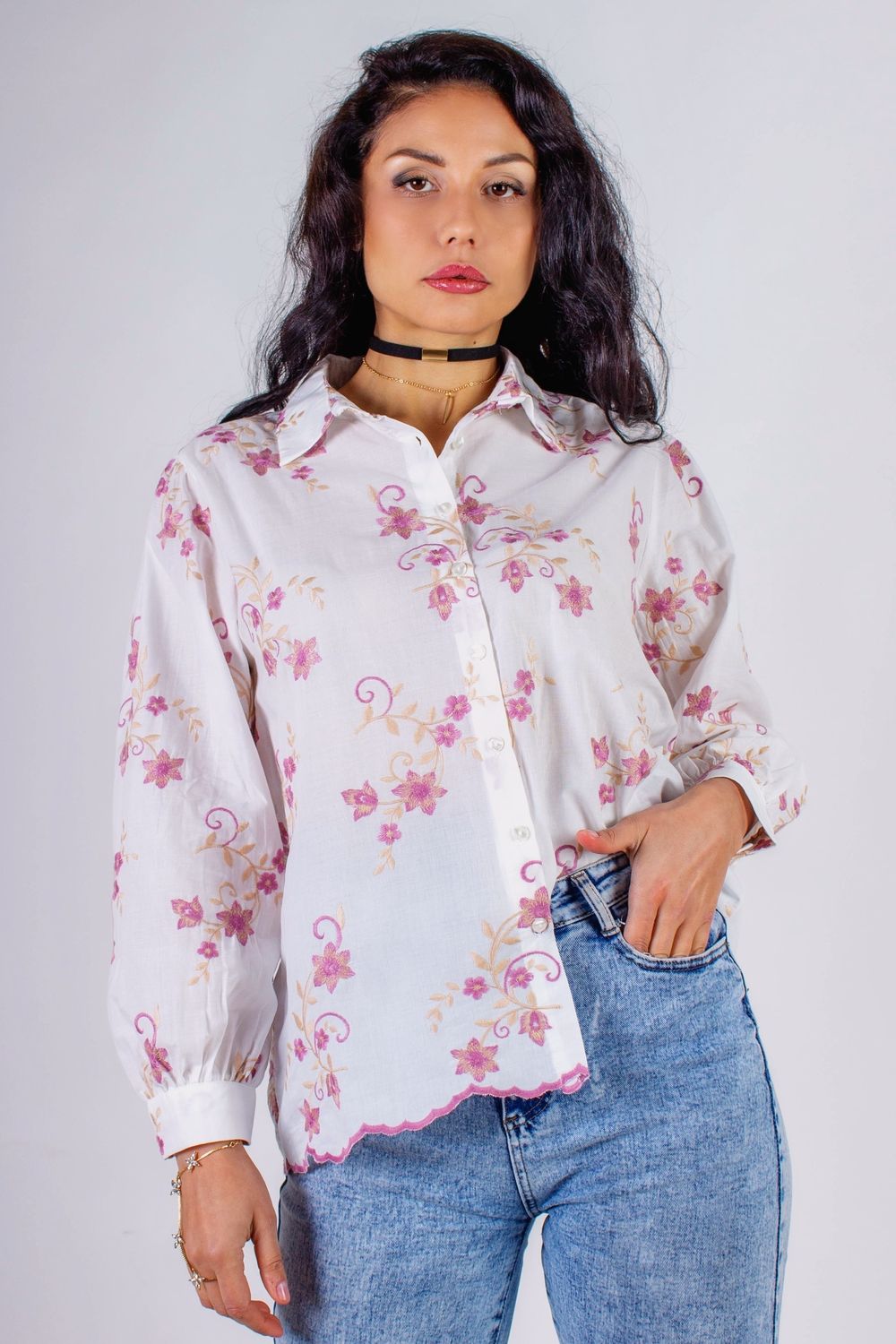 Рубашка хлопковая с вышивкой, арт.050-G - белый + розовые цветы