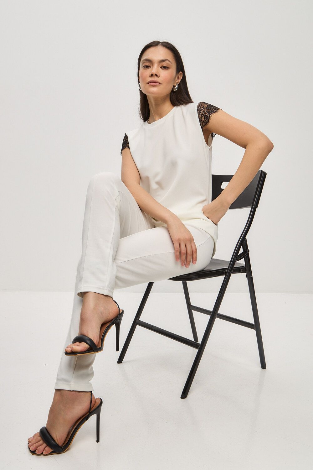 Костюм брючный нарядный 43010 - белый