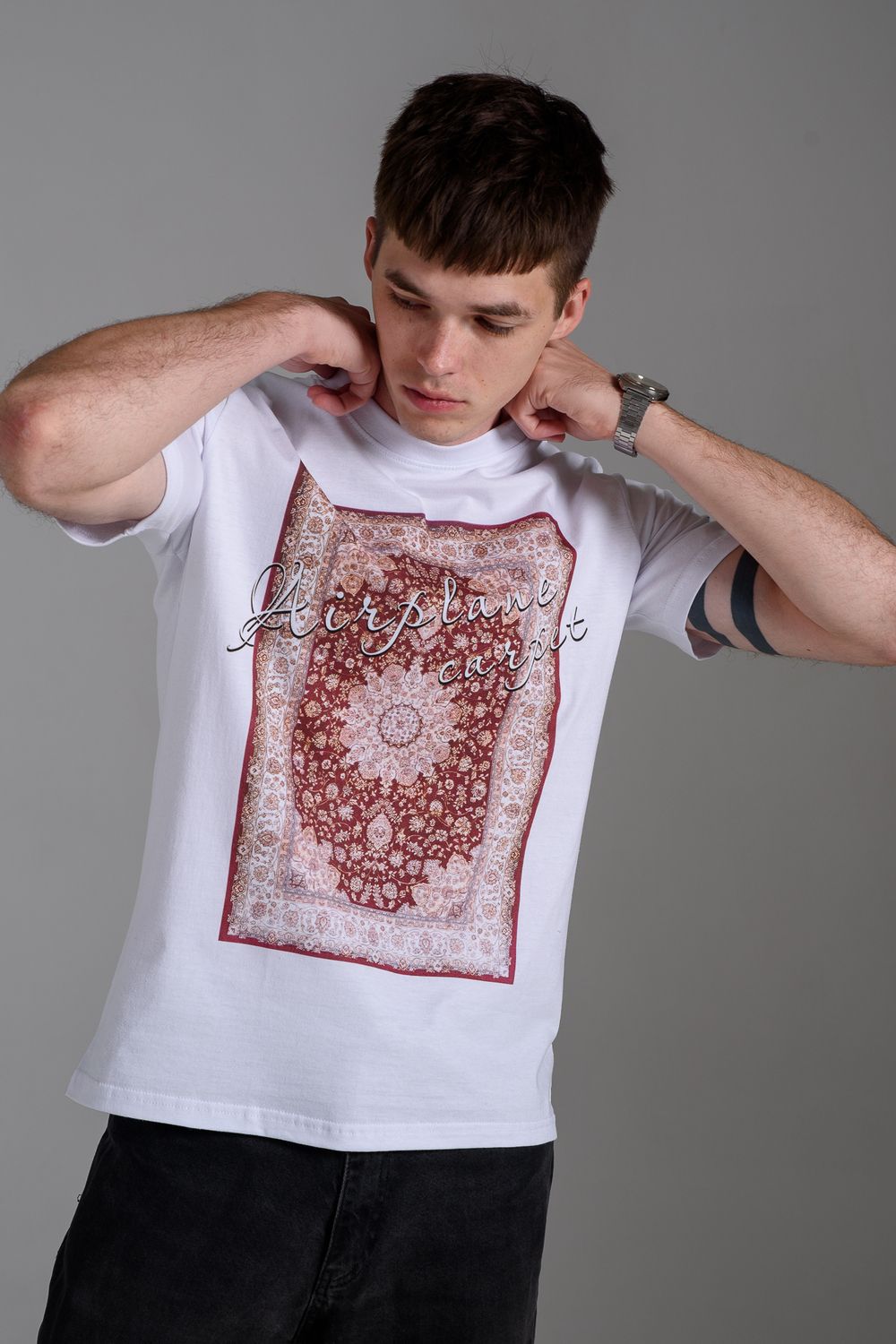 8556 Футболка мужская - белый+ковер