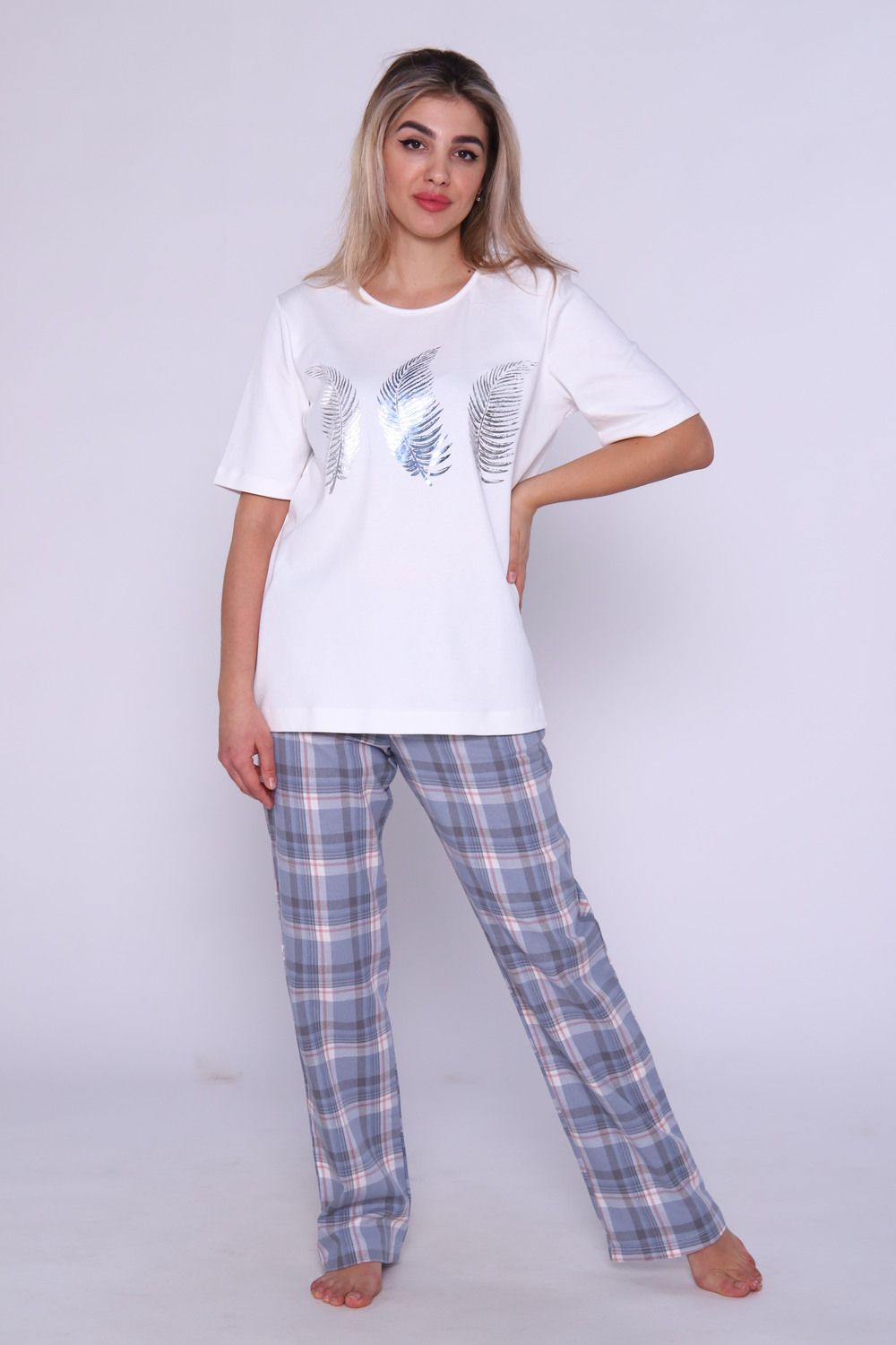 Костюм женский с брюками и футболкой 375 - белый+серый