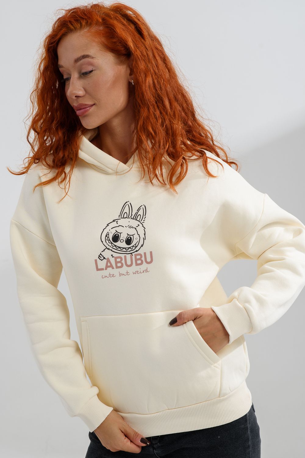 8565 толстовка женская оверсайз - молочный+лабубу