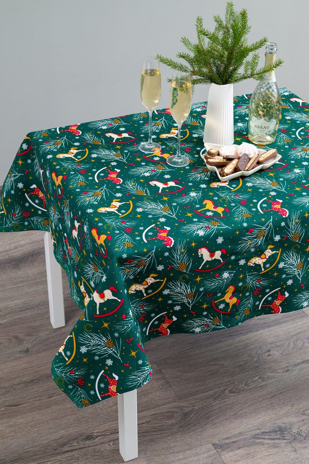 Скатерть Лошадки - зеленый