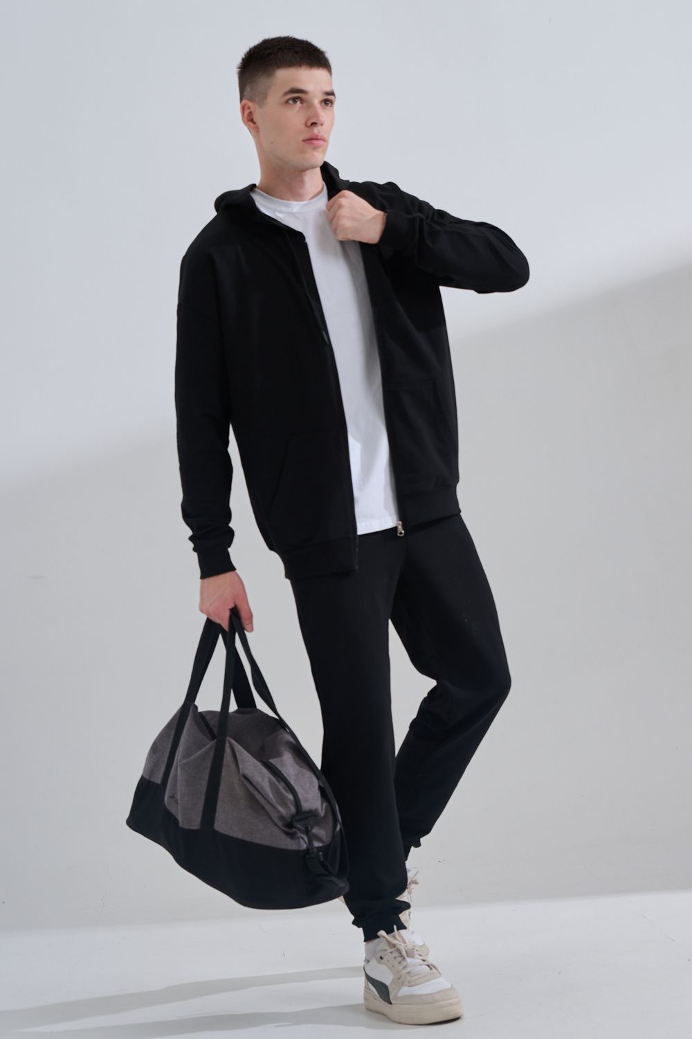 Костюм мужской на молнии 14477 - черный