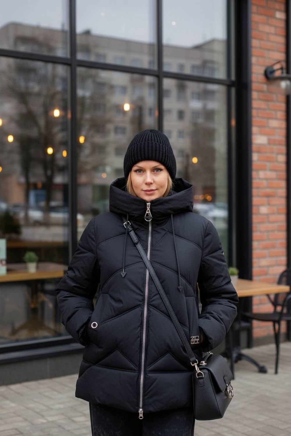 Зимняя куртка с капюшоном арт.2866 - черный