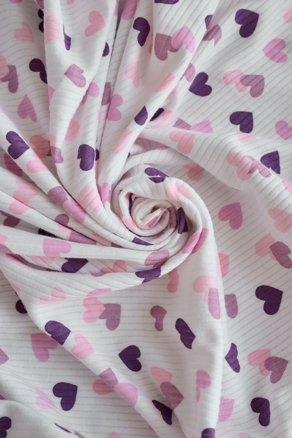 Простынь на резинке детская 120*60 для новорожденных - сердечки