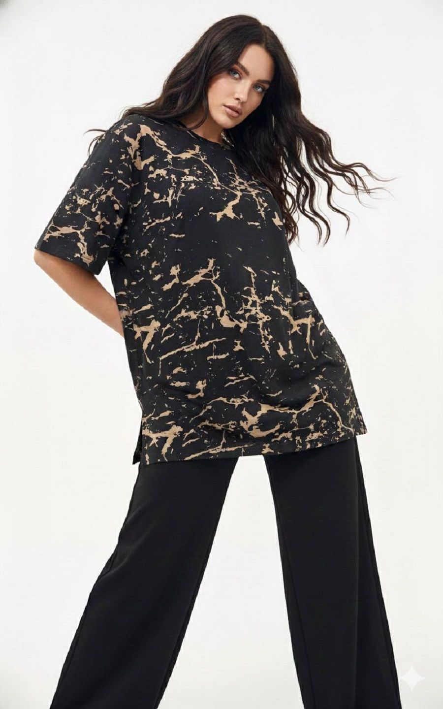 Женский костюм с брюками и футболкой 411 - черный