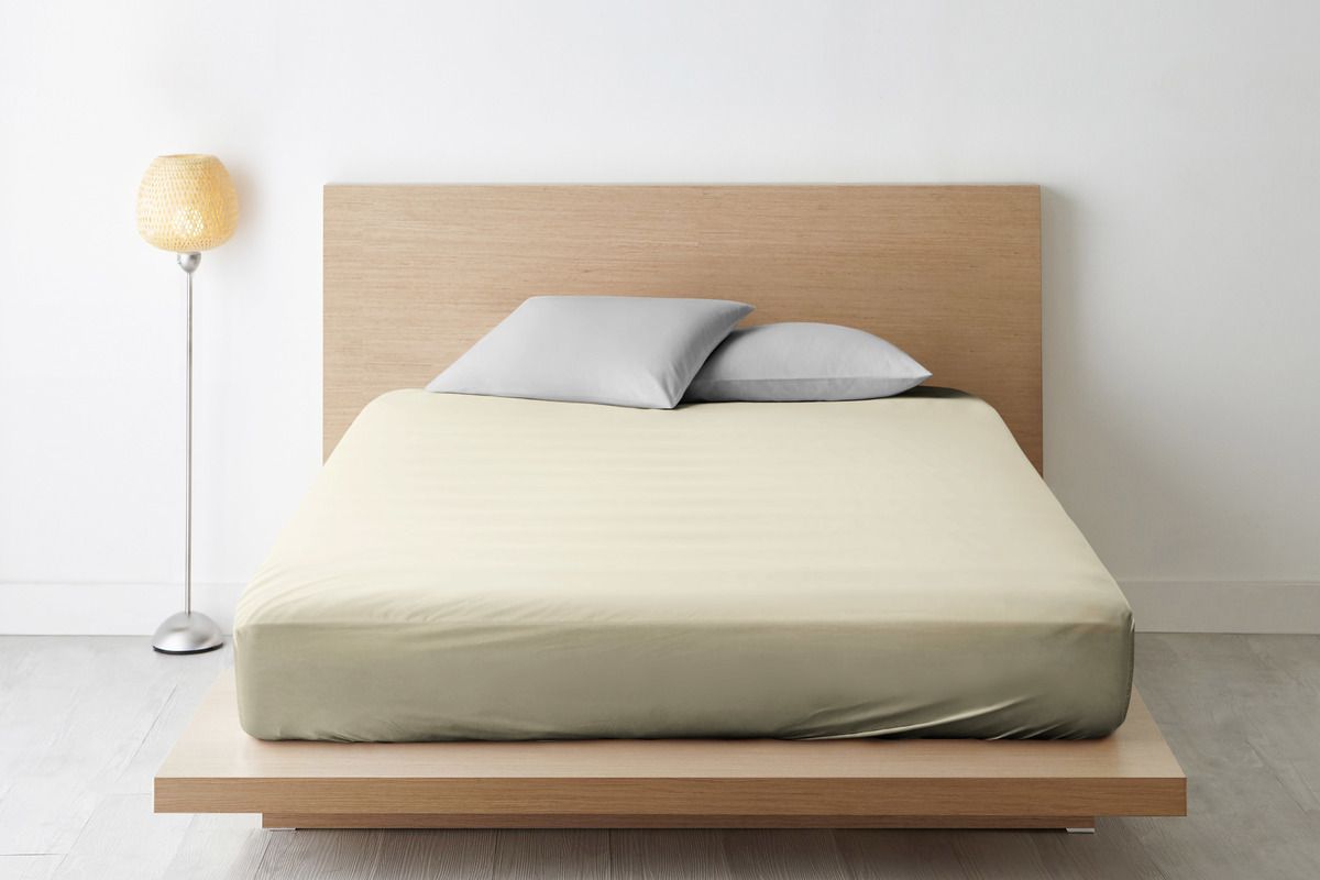 Простыня на резинке Бежево-желтый поплин гл-кр 140х200