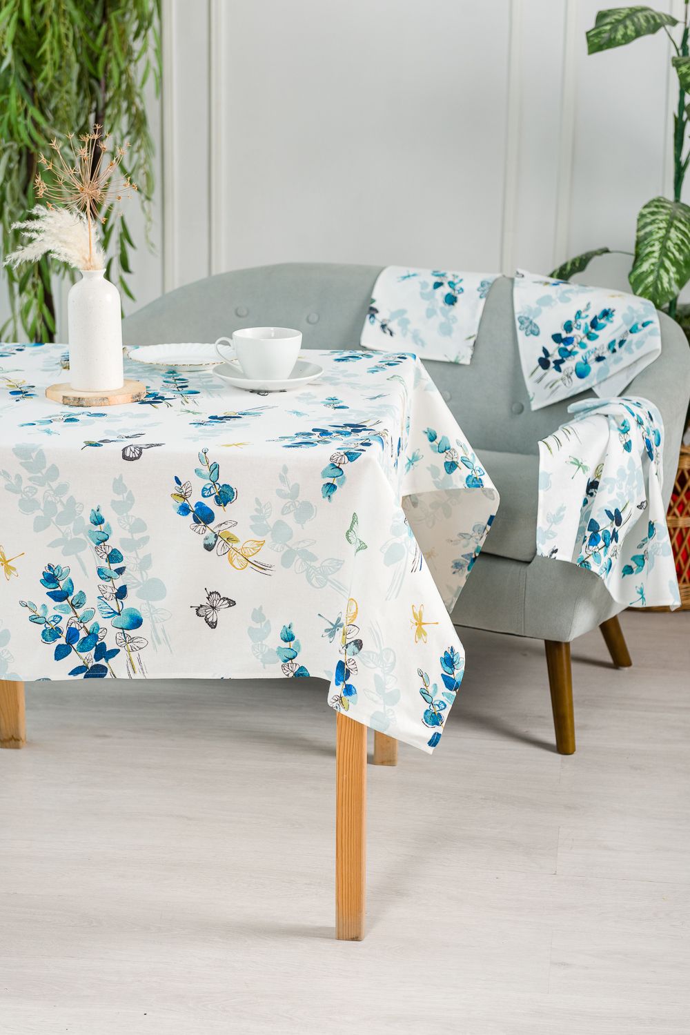 Скатерть Мирт 150*220 - белый