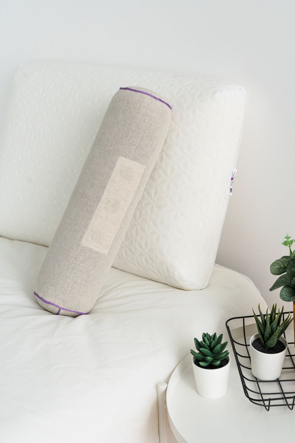 Подушка валик с магнитами и лавандой Притяжение - бежевый