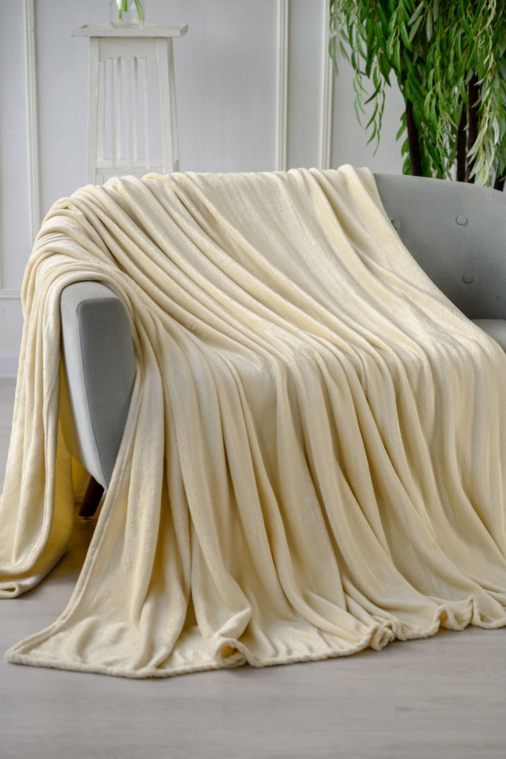 Плед покрывало однотонный Велсофт - молочный