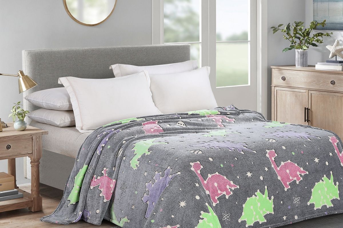 Плед Аэро Софт PAVLine FREEDom Динозавры цветные (светонакопитель)