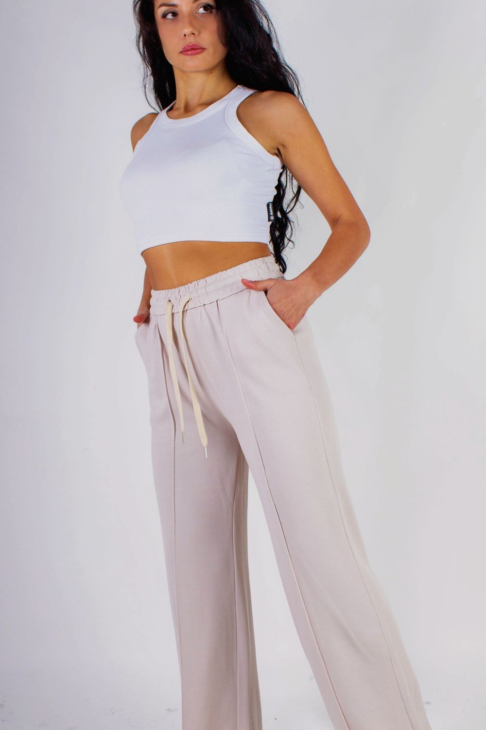 Трикотажные брюки со стрелкой, на резинке - бежевый