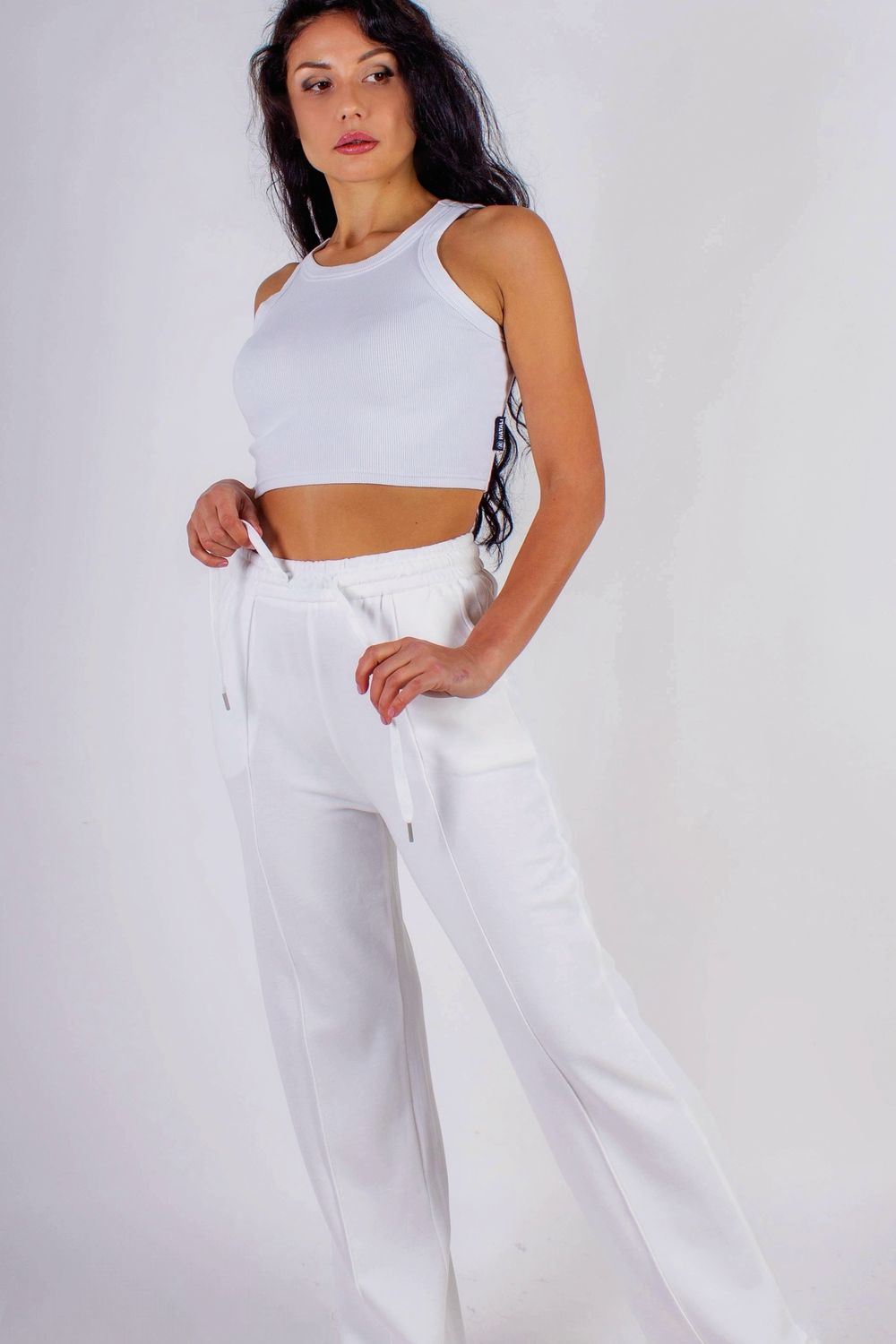 Трикотажные брюки со стрелкой, на резинке - белый