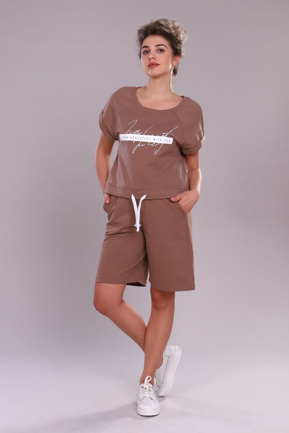 Костюм женский с шортами и футболкой 304 - коричневый