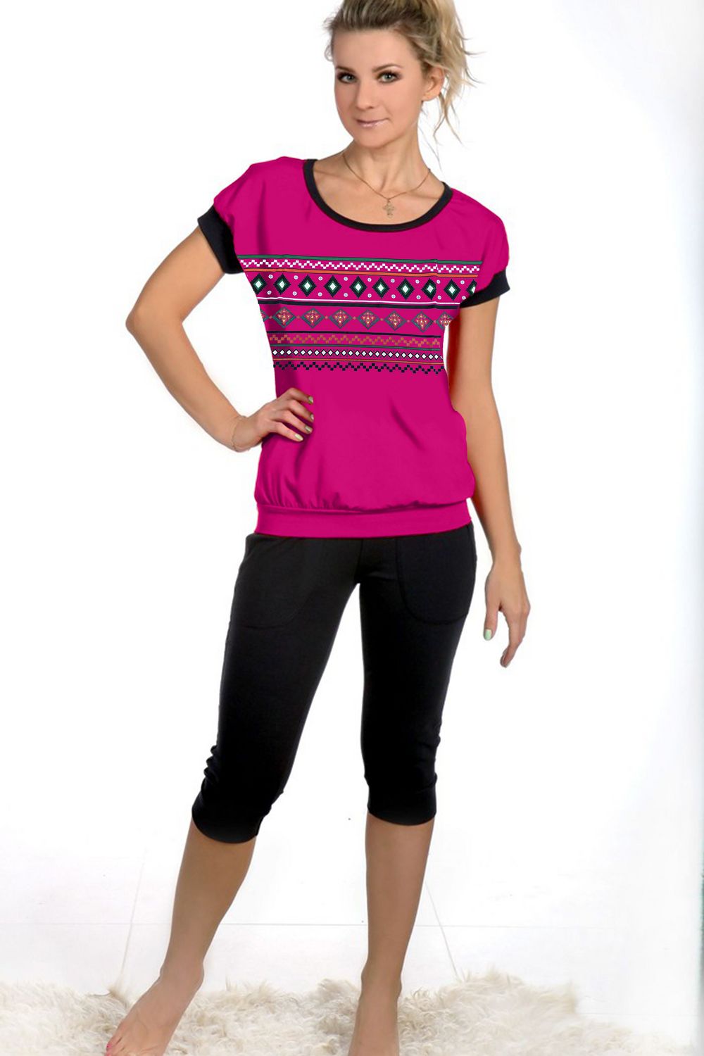 Женская пижама с бриджами и футболкой 50 - темно-розовый Женская пижама с бриджами и футболкой 50 - темно-розовый