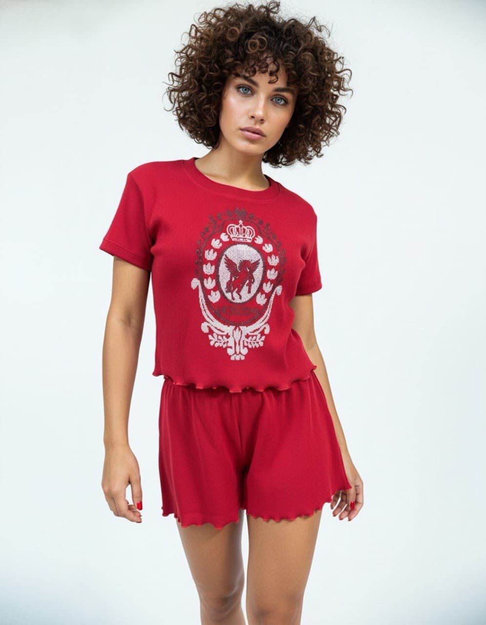 Женская пижама с шортами и футболкой - 403 - красный