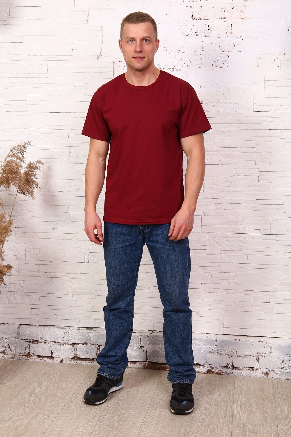 1113 Футболка мужская однотонная - бордовый