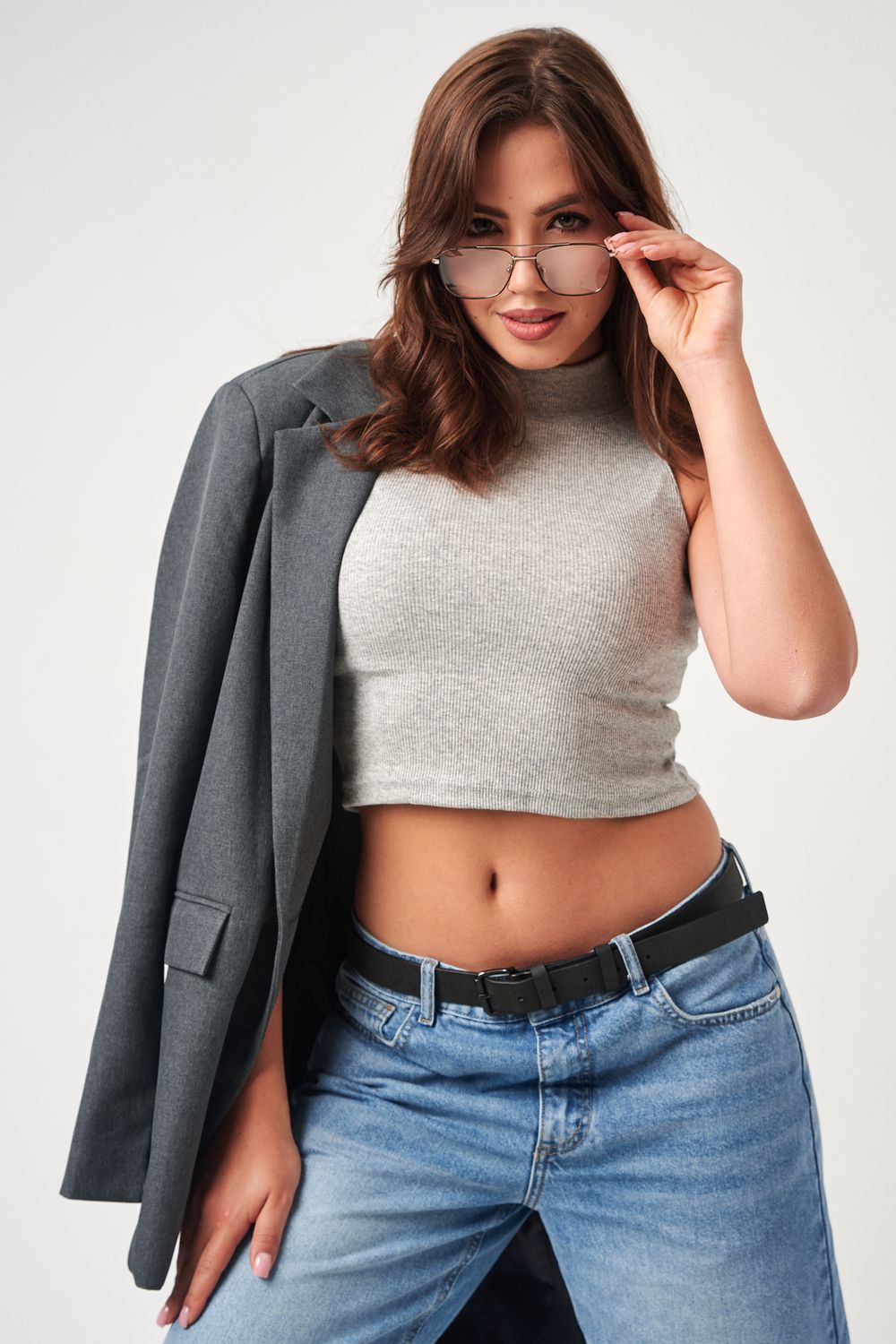 52714 топ укороченный с горлом - серый