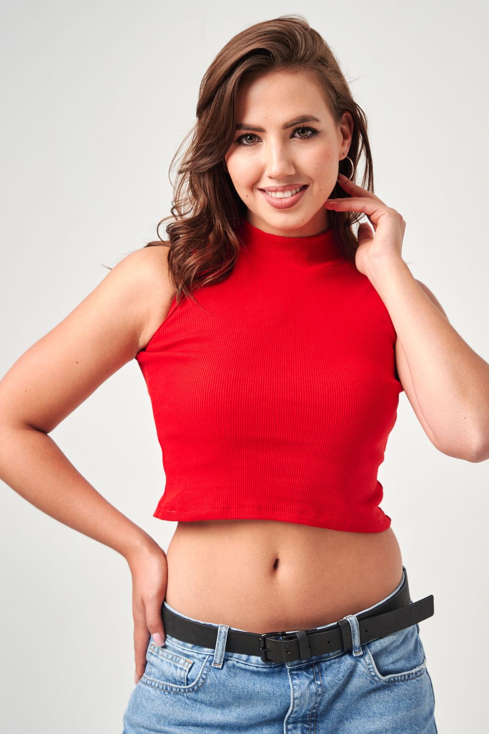 52714 топ укороченный с горлом - алый