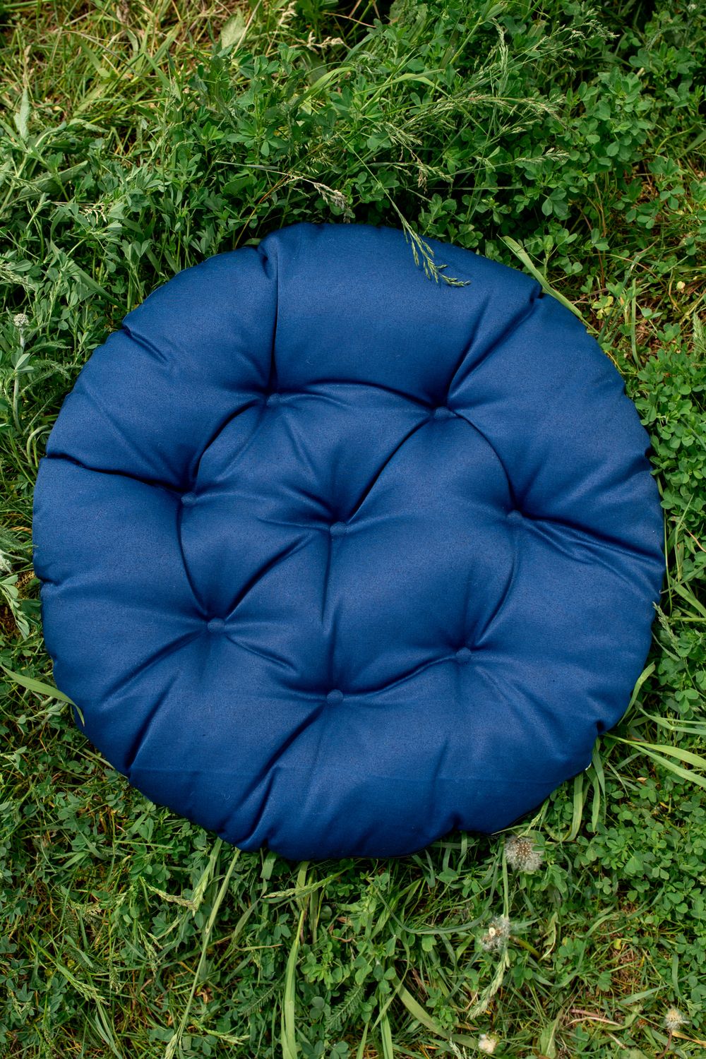 Подушка круглая на кресло 60 см, Грета(20%хл, 80%п/э),файбер, пакет с пл ручкой, ВО - темно-синий