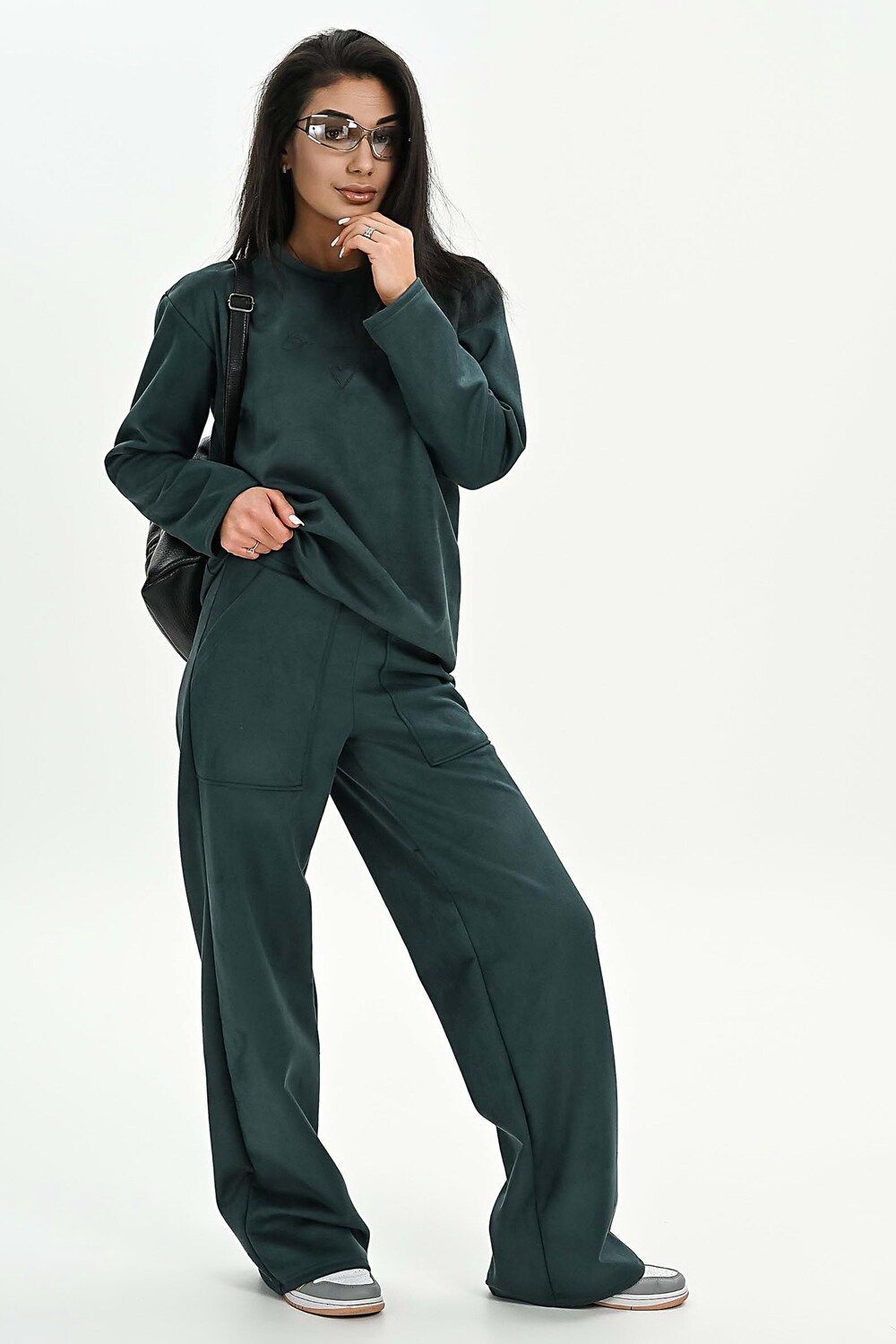 Брюки из мягкой эко замши - изумрудный