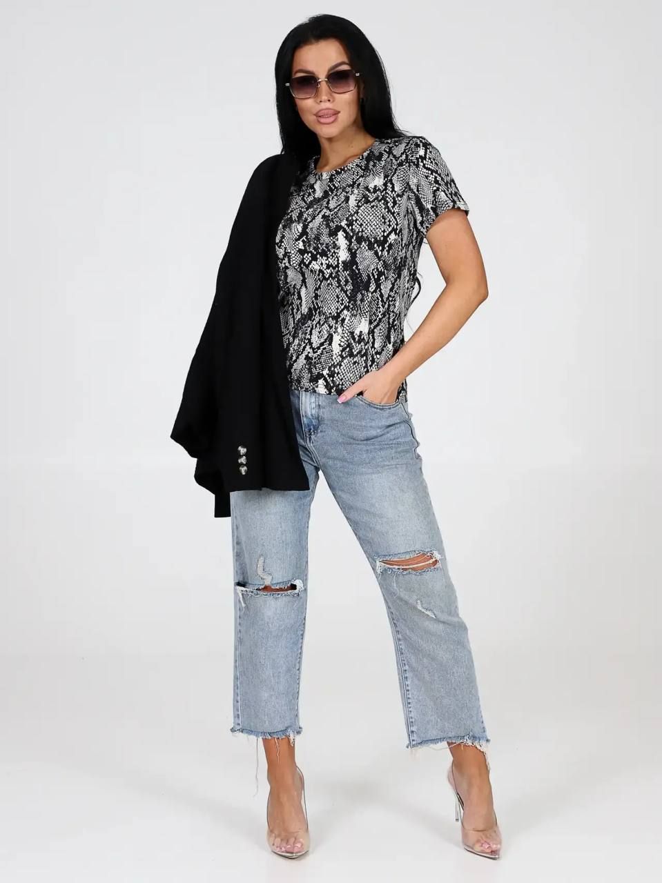 13 Футболка базовая - питон