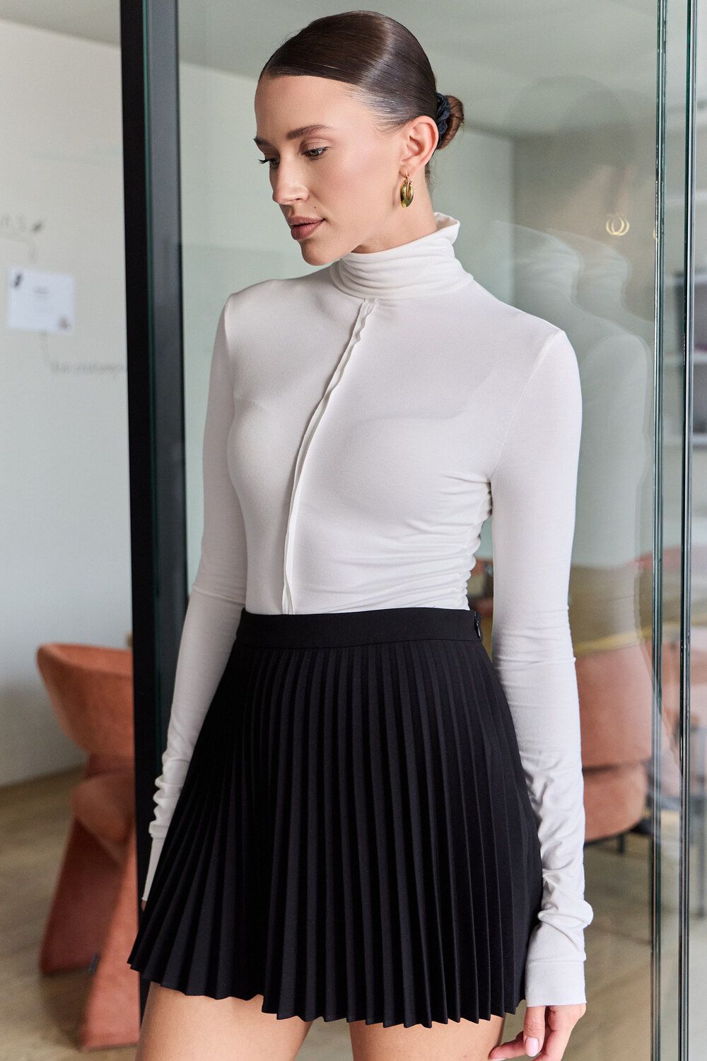 Водолазка облегающая с необработанными швами - молочный