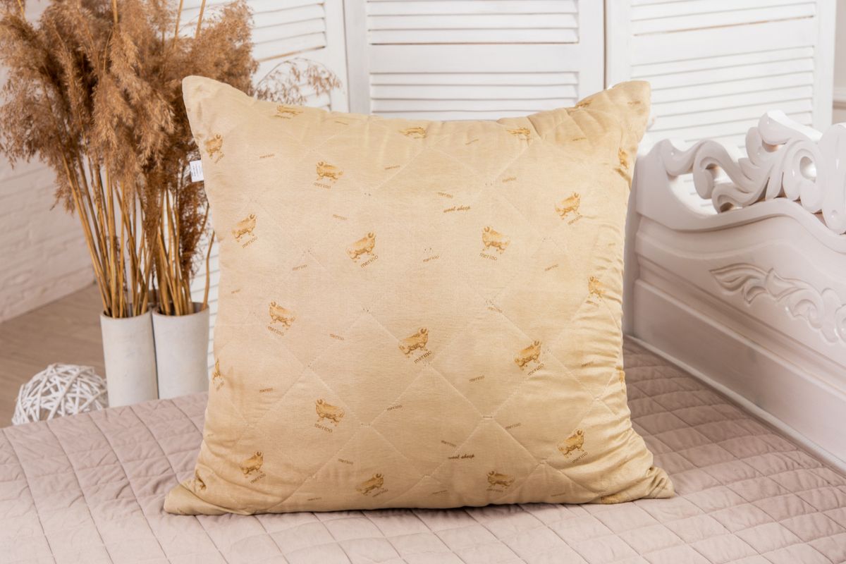 Подушка "Овечья шерсть"  п/э полиэфирное волокно,стег,пакет с пл.ручкой(Н)