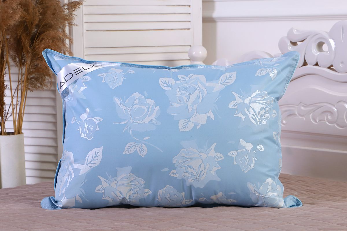 Подушка "Лебяжий пух" тик леб.пух, атл.кант,отстрочка,лента,сумка(Н)