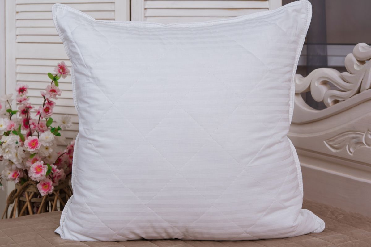 Подушка "Бамбук" страйп-сатин на молнии лебпух+бамбук,стег,лента,сумка(Н) - белый